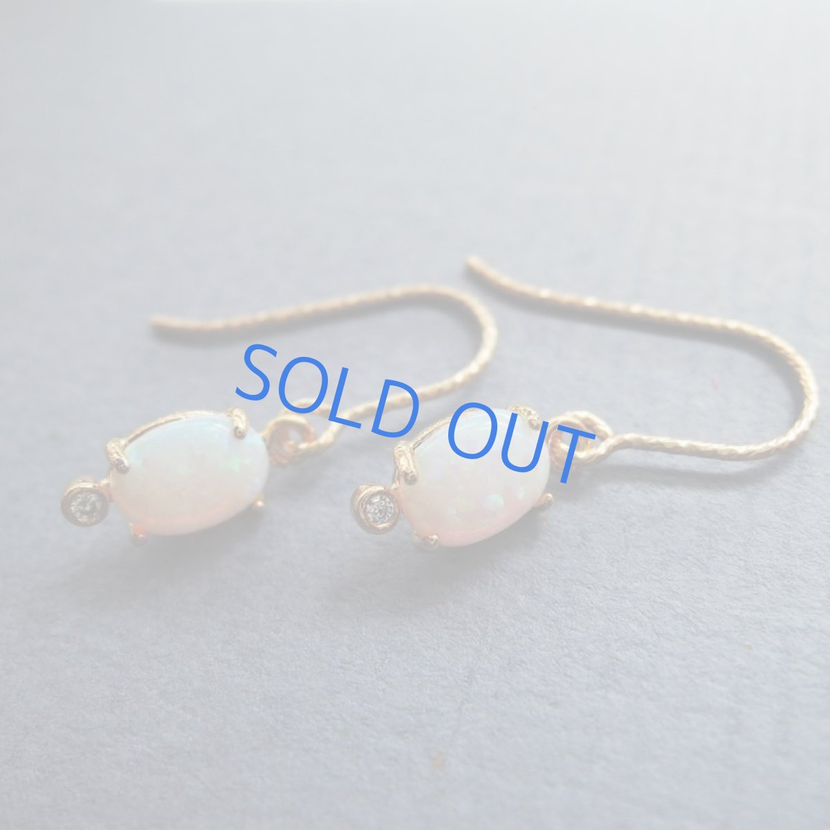 画像2: 【残り1・イヤリング変更可】オパールガラス　ミニジルコニア付　14KGFフックピアス (2)