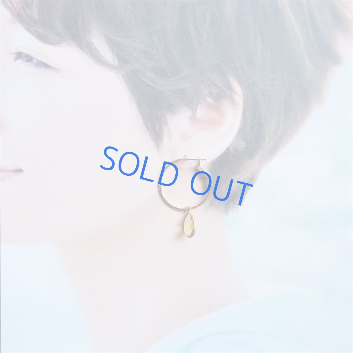 画像8: 【残り1・イヤリング変更可】グリーンゴールドレモンクォーツ　大粒ペアシェイプ　ゴールドフープ（チタンポスト） (8)