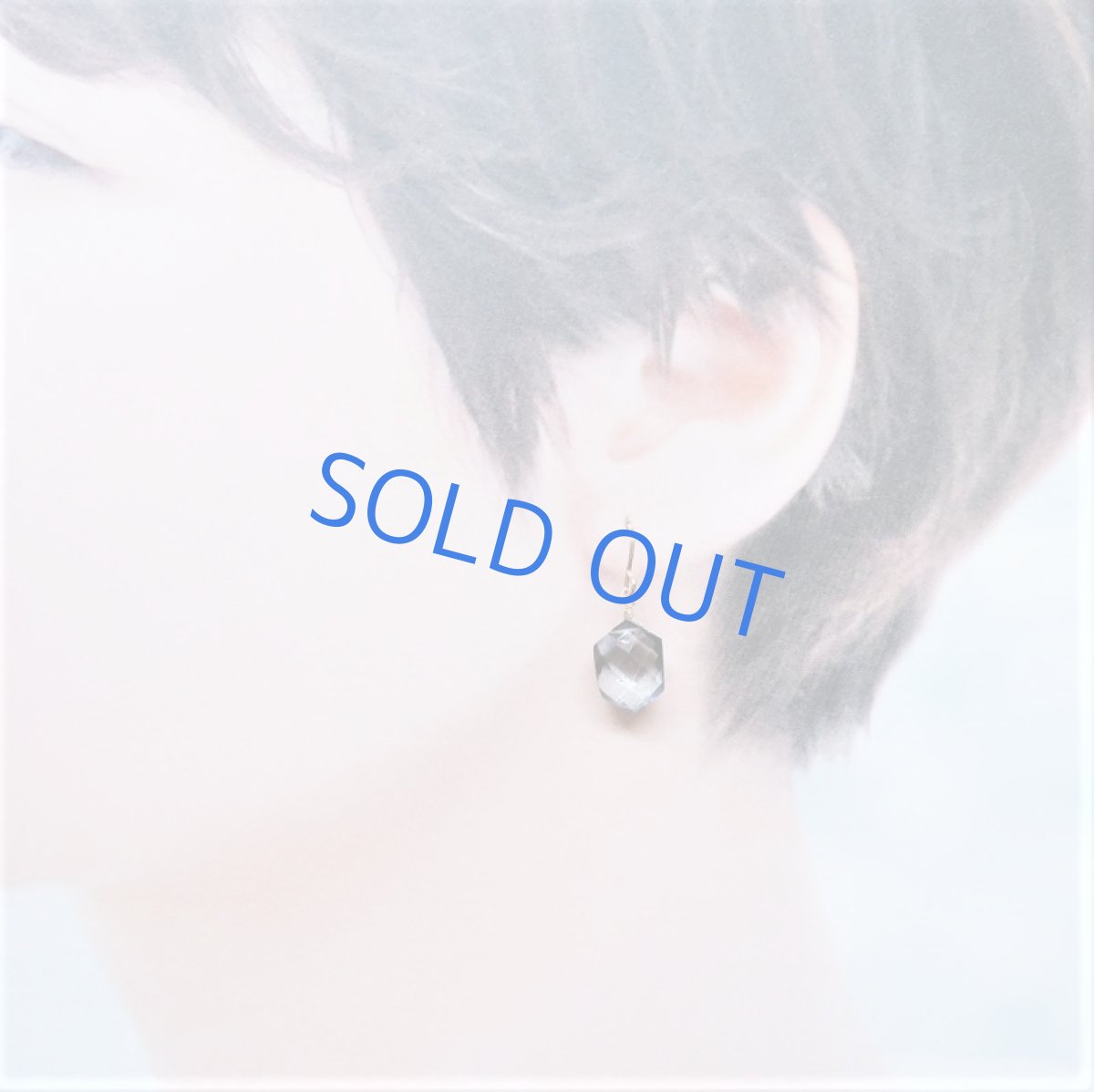 画像7: 【限定数・イヤリング変更可】紫陽花ブルー　ミスティックブルークォーツ　ヘキサゴン　14KGFフックピアス (7)