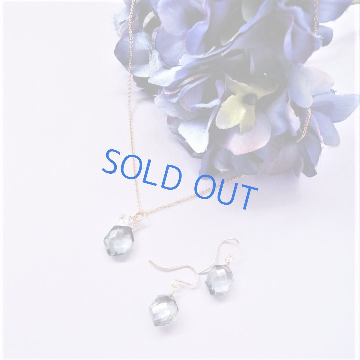 画像8: 【限定数・イヤリング変更可】紫陽花ブルー　ミスティックブルークォーツ　ヘキサゴン　14KGFフックピアス (8)