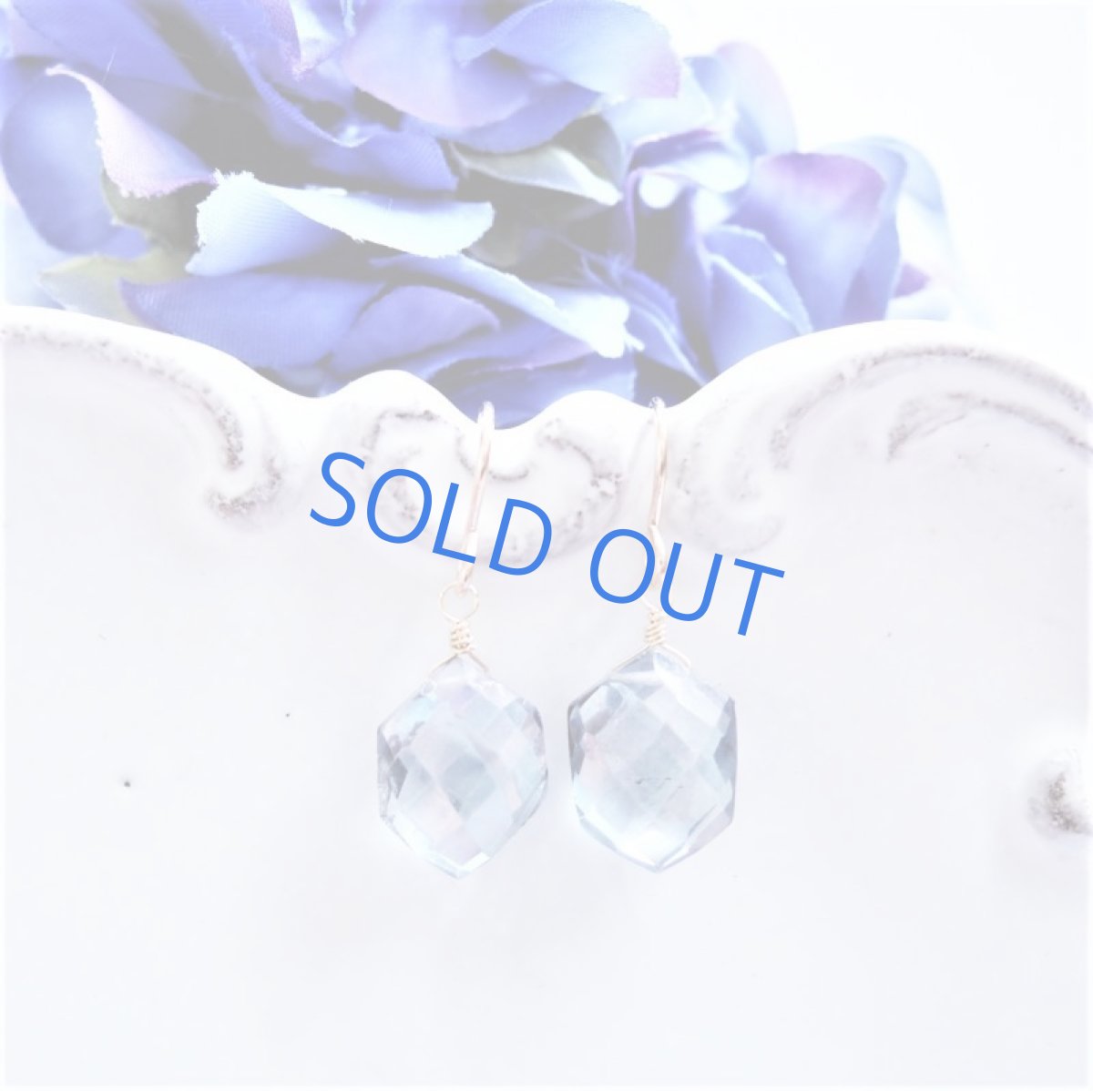 画像3: 【限定数・イヤリング変更可】紫陽花ブルー　ミスティックブルークォーツ　ヘキサゴン　14KGFフックピアス (3)