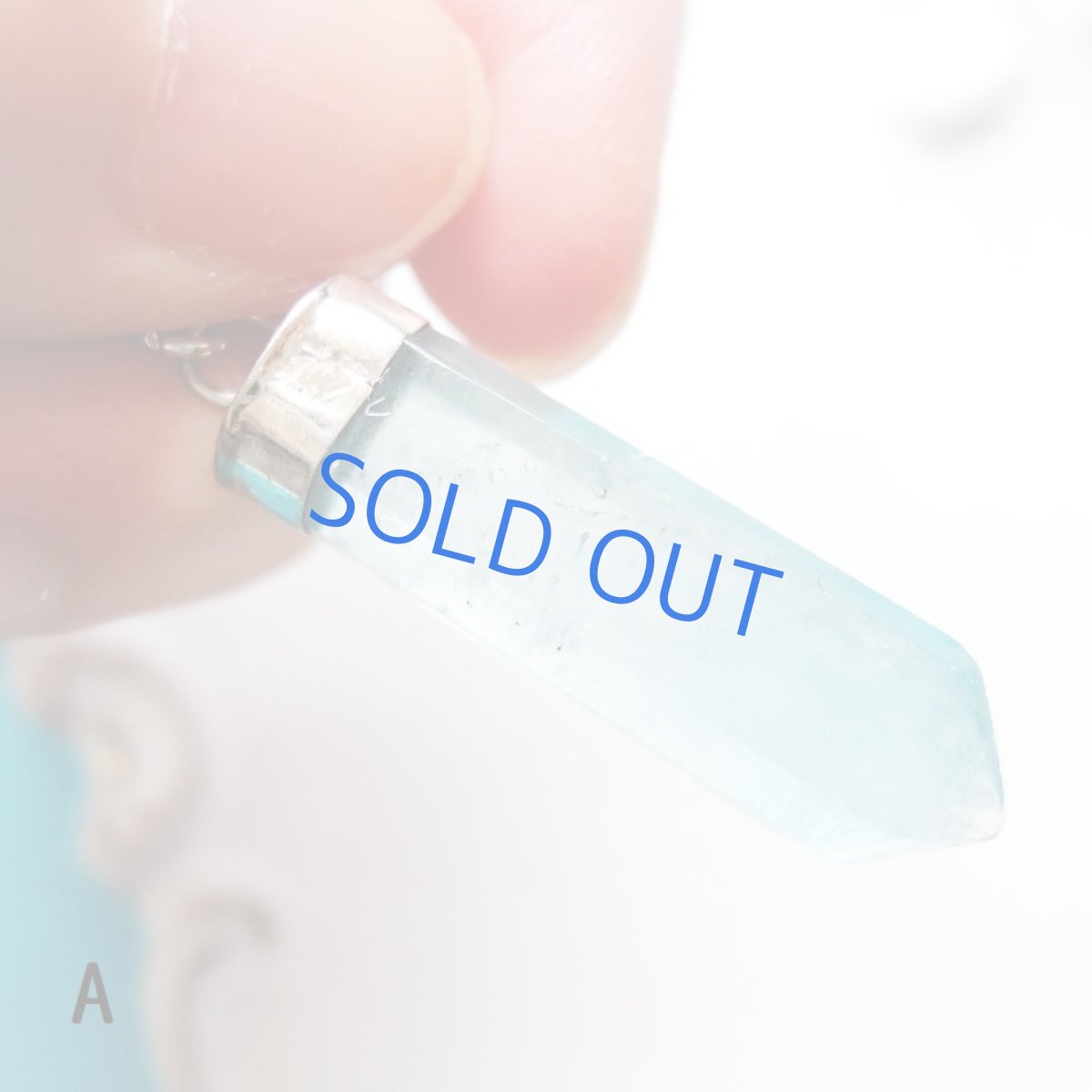 画像4: 【残りBのみ】ブルーフローライト　チューブ結晶　サージカルステンレスシルバー45cm (4)