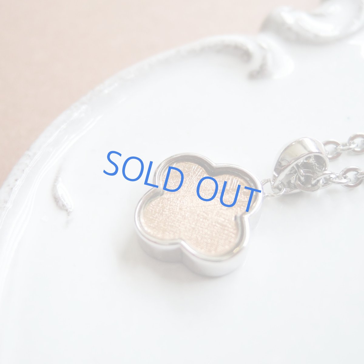 画像2: 聖なる石　四つ葉　ピンクゴールドカラー　ギベオン隕石　サージカルステンレスネックレス45cm (2)