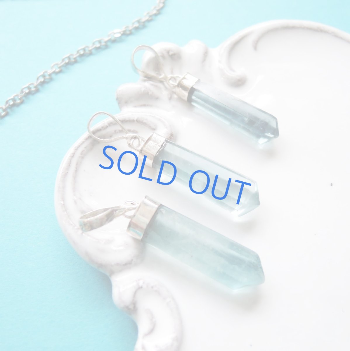 画像9: 【残りBのみ】ブルーフローライト　チューブ結晶　サージカルステンレスシルバー45cm (9)