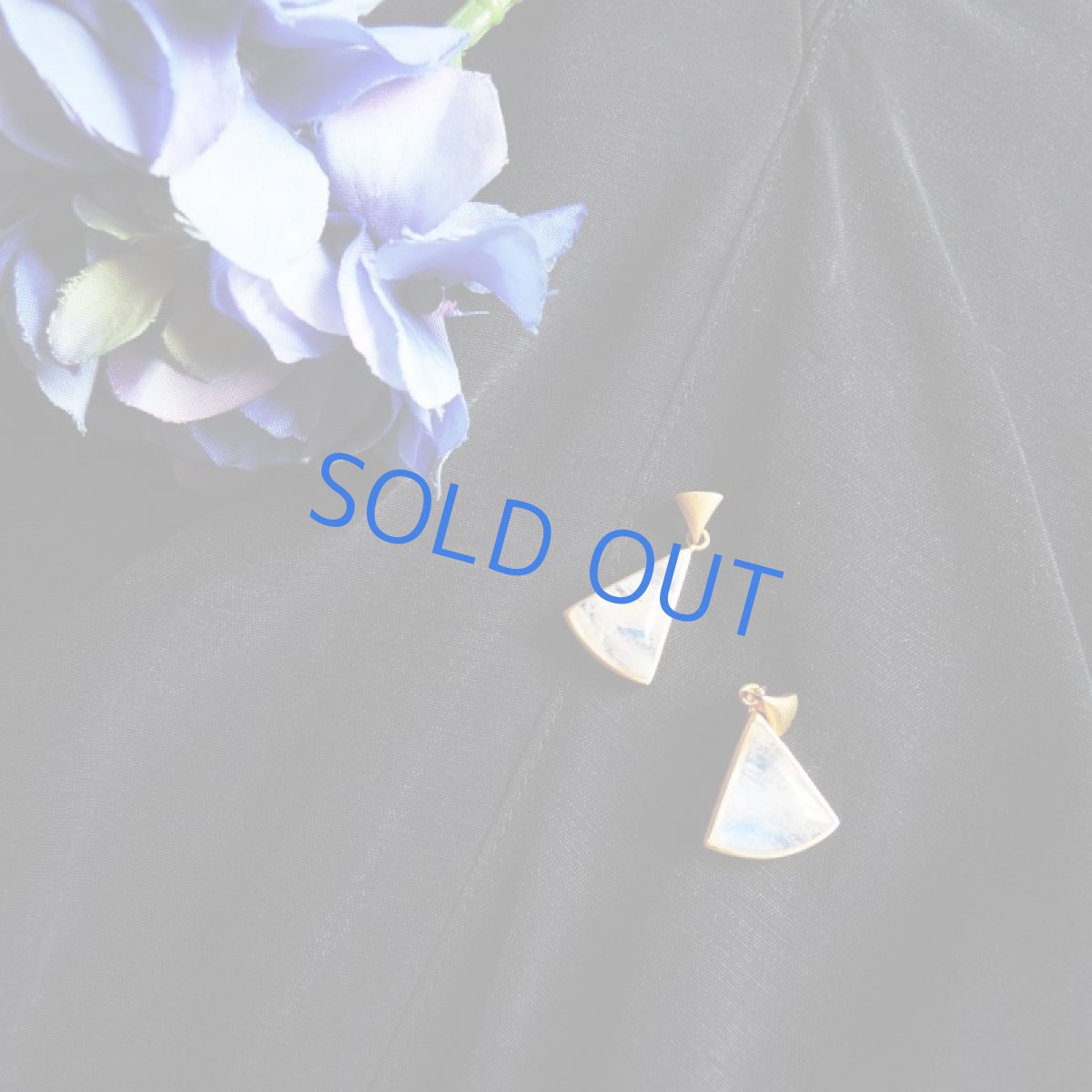 画像12: 【限定各１・残りAのみ】扇形　レインボームーンストーン　マットゴールドフレーム　14kgf40cm (12)