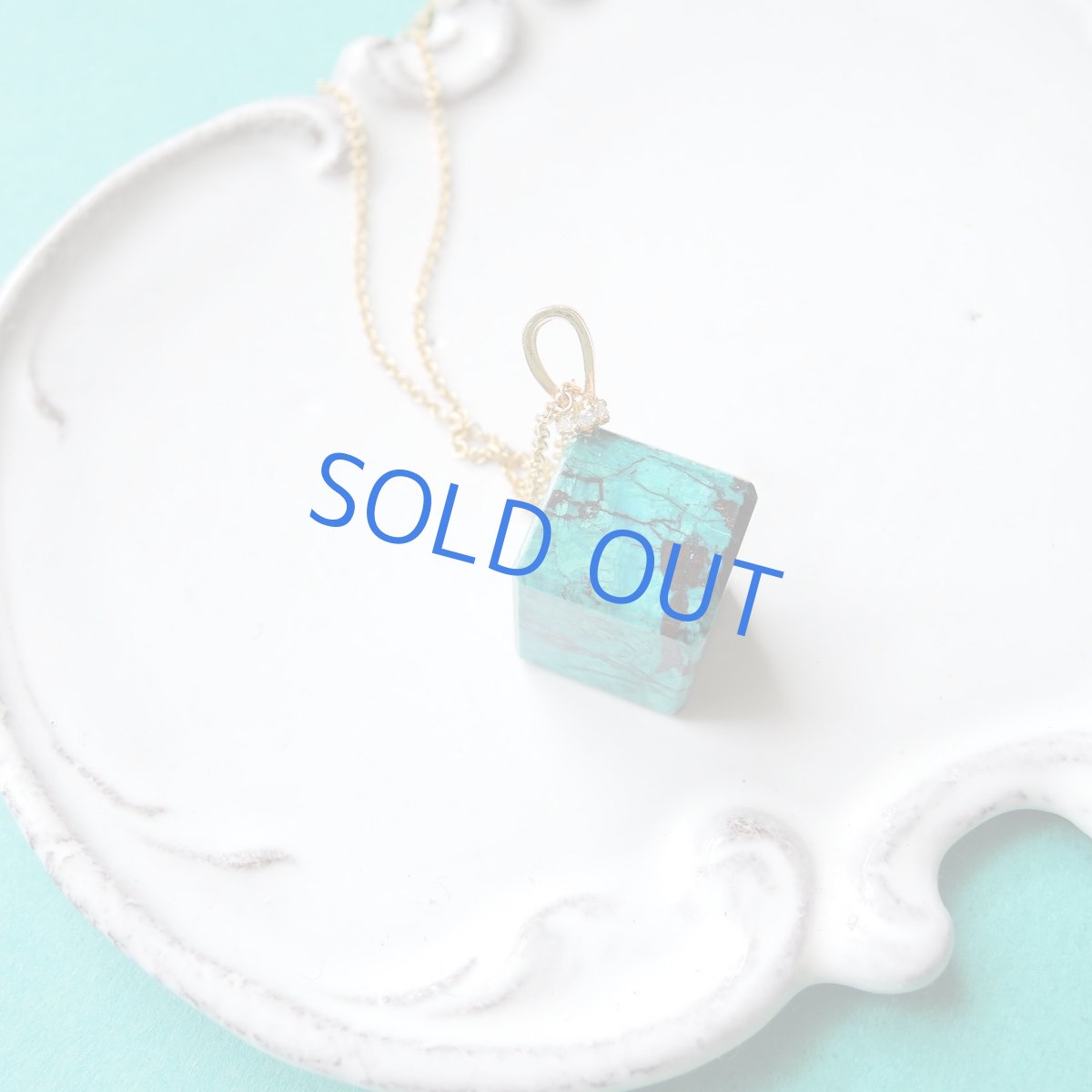 画像3: 半額SALE【1点もの・B】鮮やかなグリーンマーブル！　地球の石　キューブ　クリソコラ　サージカルステンレス50cm (3)