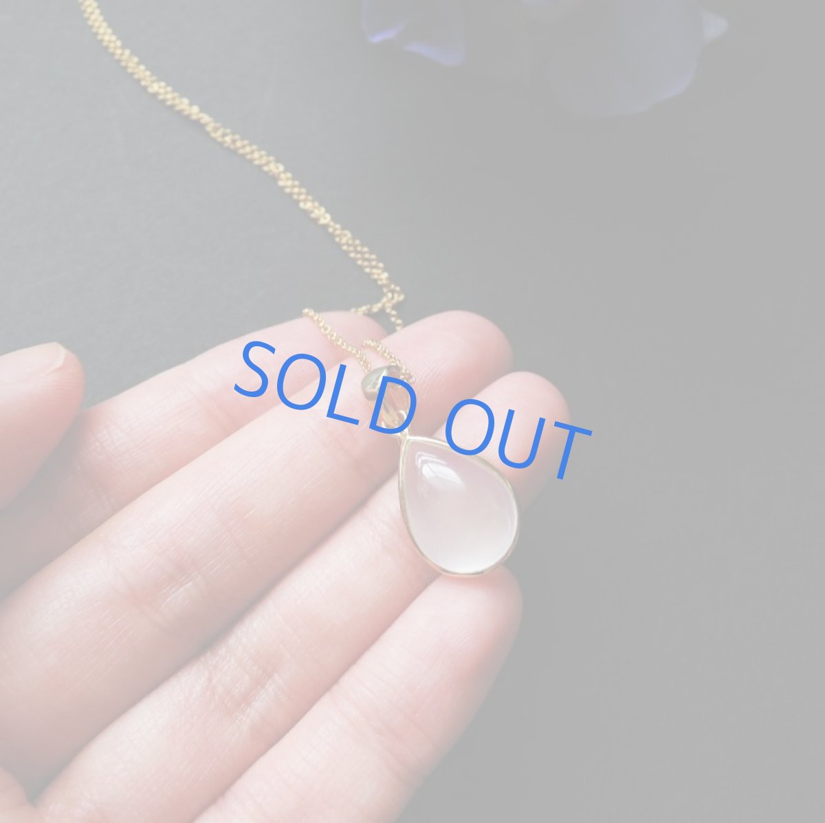 画像4: 【1点もの・ティアC】AAA　ロイヤルブルームーンストーン（ペリステライト）　カボションフレーム　14KGFネックレス40cm (4)