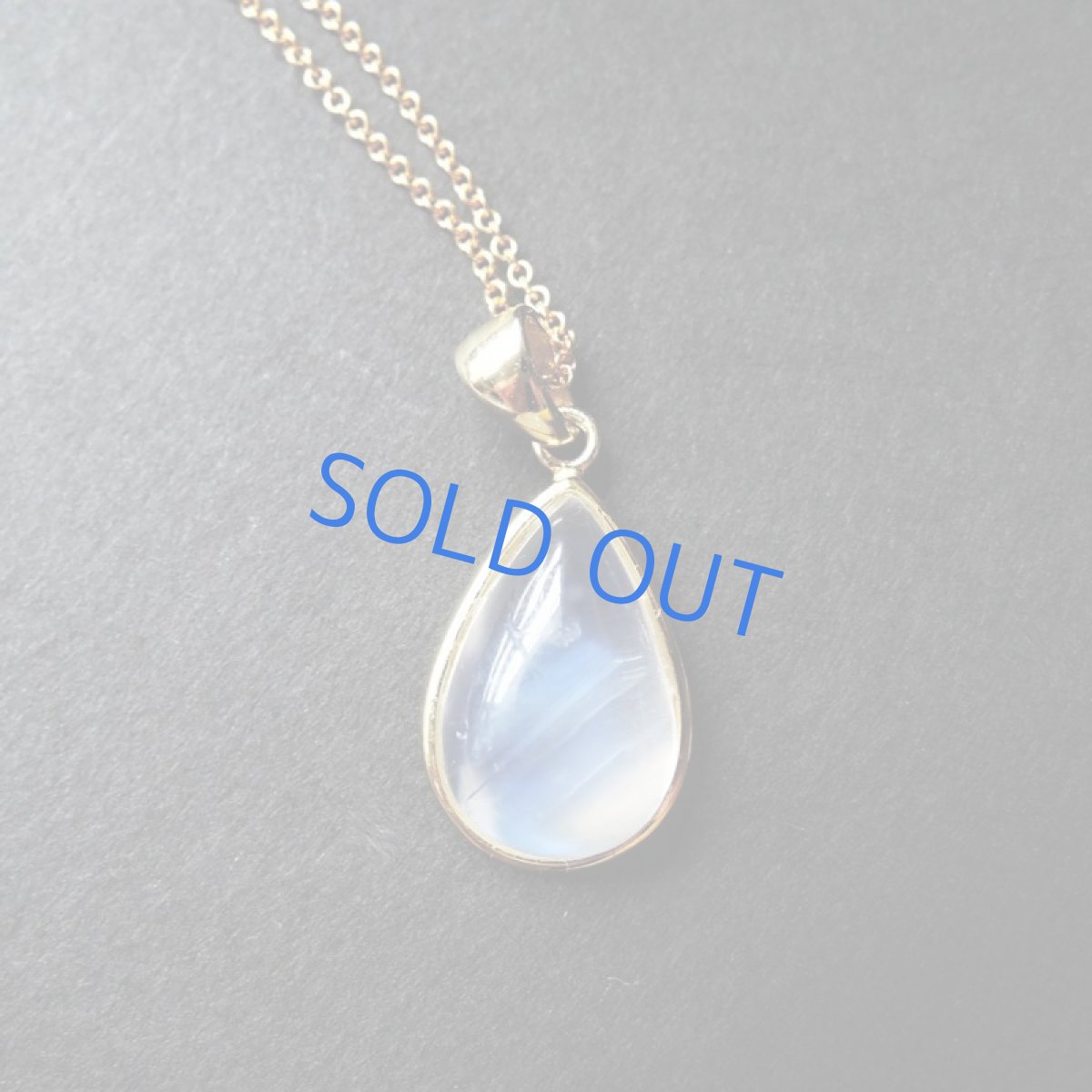 画像3: 【1点もの・ティアB】AAA　ロイヤルブルームーンストーン（ペリステライト）　カボションフレーム　14KGFネックレス40cm (3)