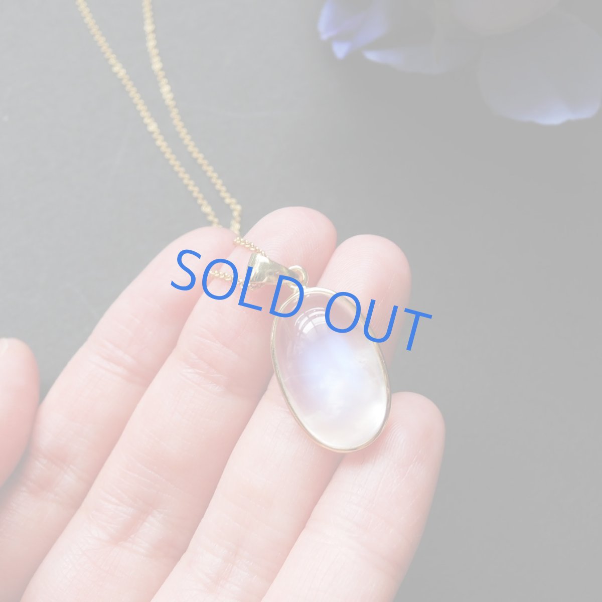 画像5: 【1点もの・オーバルF】AAA　ロイヤルブルームーンストーン（ペリステライト）　カボションフレーム　14KGFネックレス50cm (5)