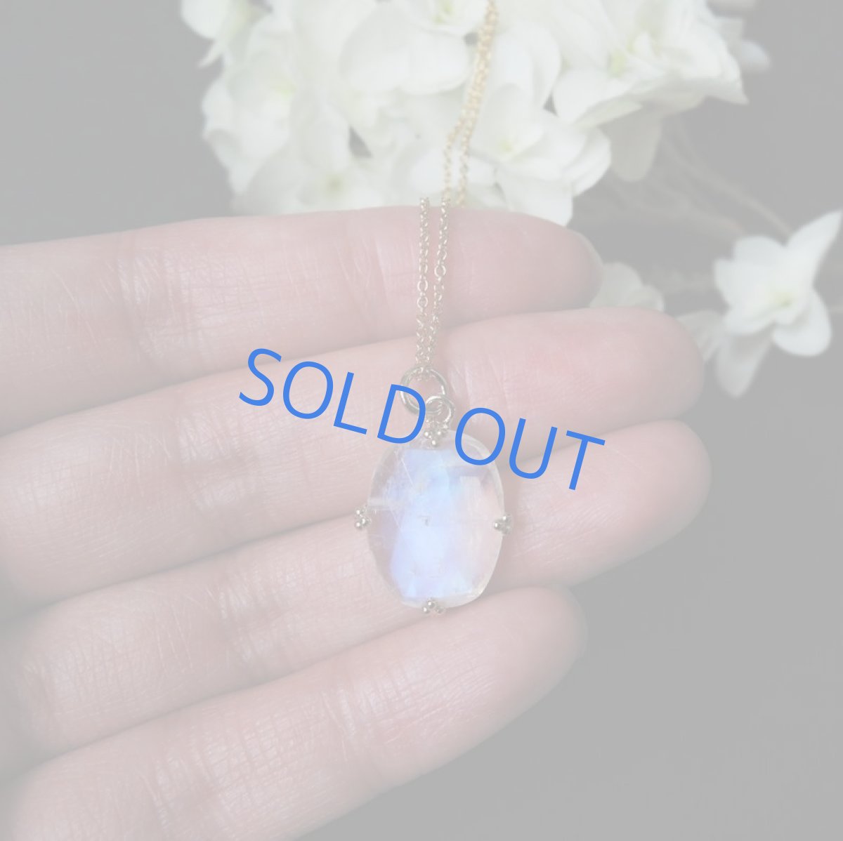 画像2: 【1点もの・オーバルB】飾り爪セット　AAA+　レインボームーンストーン　ルース　14KGFネックレス40センチ (2)