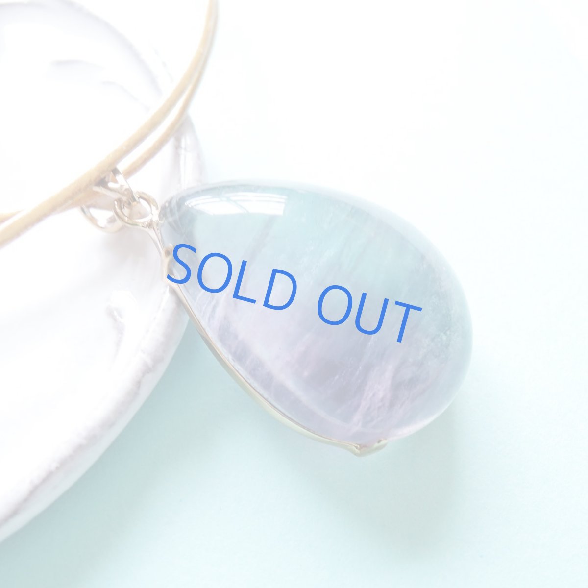 画像3: 【1点もの・フレームH】超大粒　マルチフローライト　ペンダント　革コード約90センチネックレス (3)