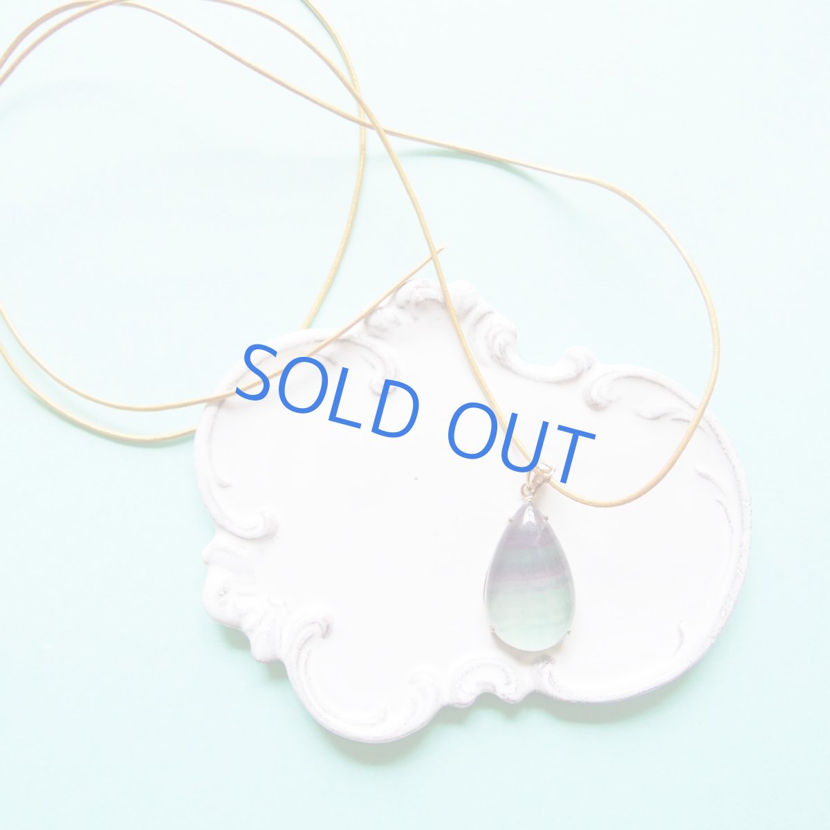 画像6: 【1点もの・フレームE】超大粒　マルチフローライト　ペンダント　革コード約90センチネックレス (6)