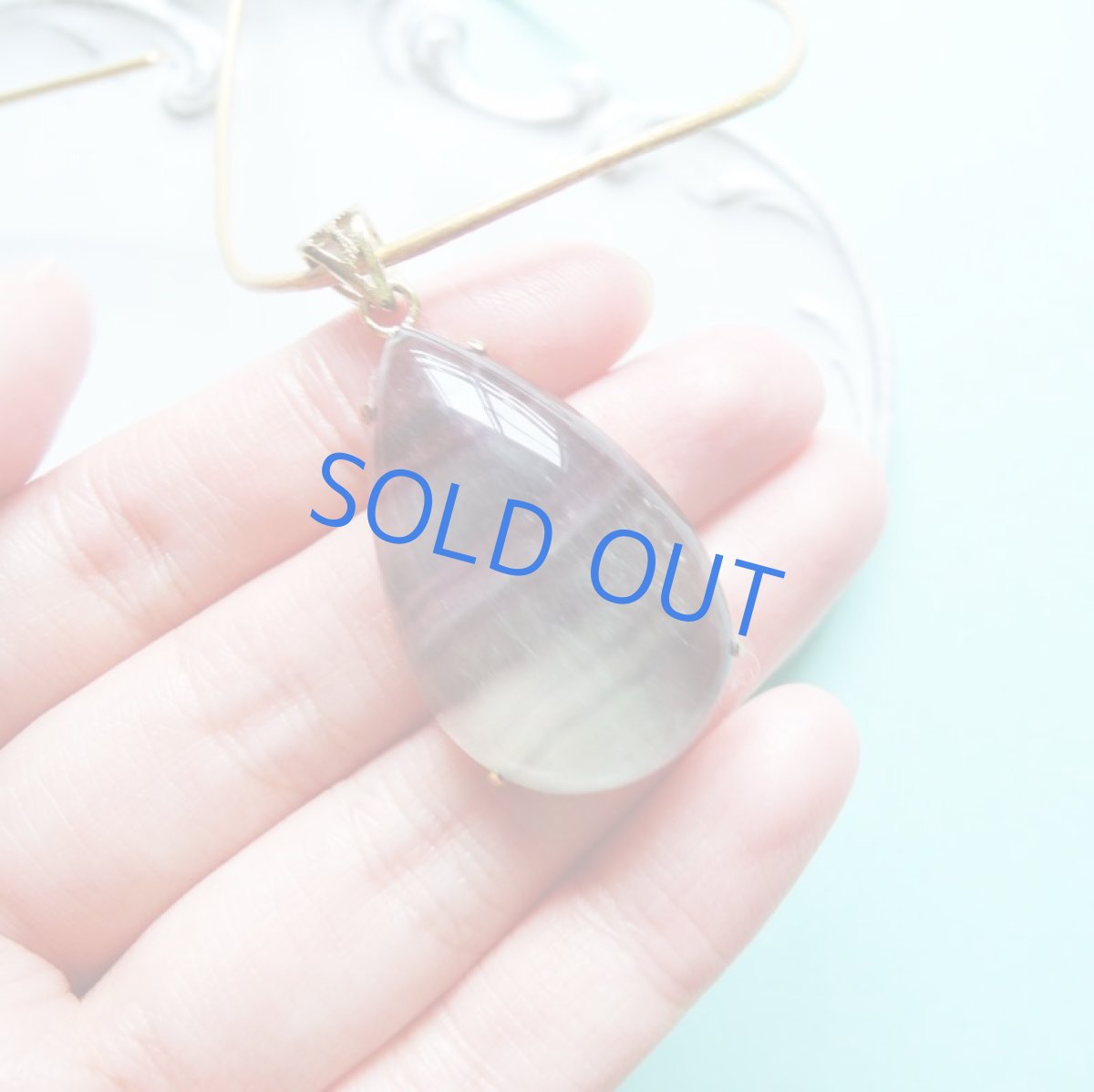 画像4: 【1点もの・フレームE】超大粒　マルチフローライト　ペンダント　革コード約90センチネックレス (4)