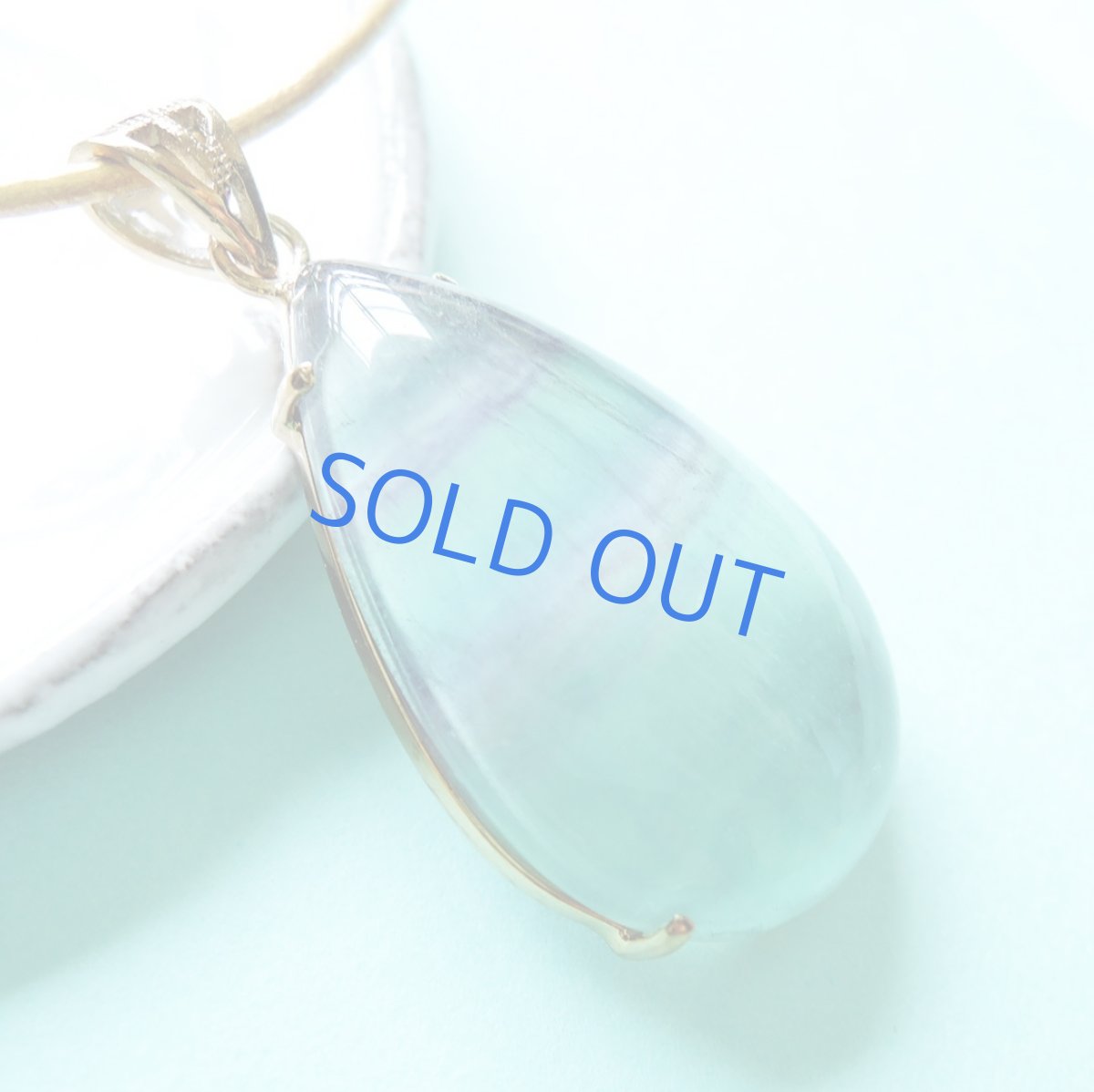 画像3: 【1点もの・フレームE】超大粒　マルチフローライト　ペンダント　革コード約90センチネックレス (3)