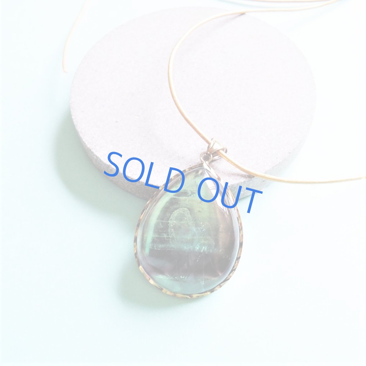 画像4: 【1点もの・セッティングC】超大粒　マルチフローライト　ペンダント　革コード約90センチネックレス (4)