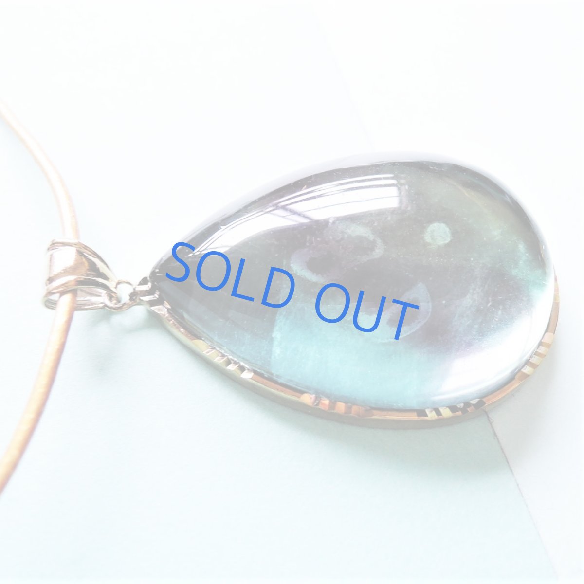 画像3: 【1点もの・セッティングA】超大粒　マルチフローライト　ペンダント　革コード約90センチネックレス (3)