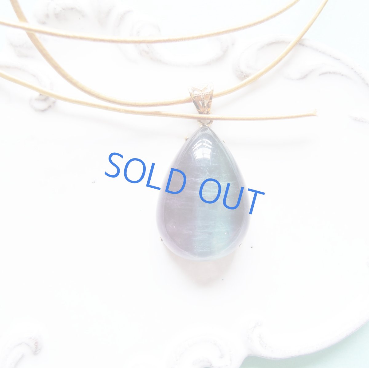 画像5: 【1点もの・フレームH】超大粒　マルチフローライト　ペンダント　革コード約90センチネックレス (5)