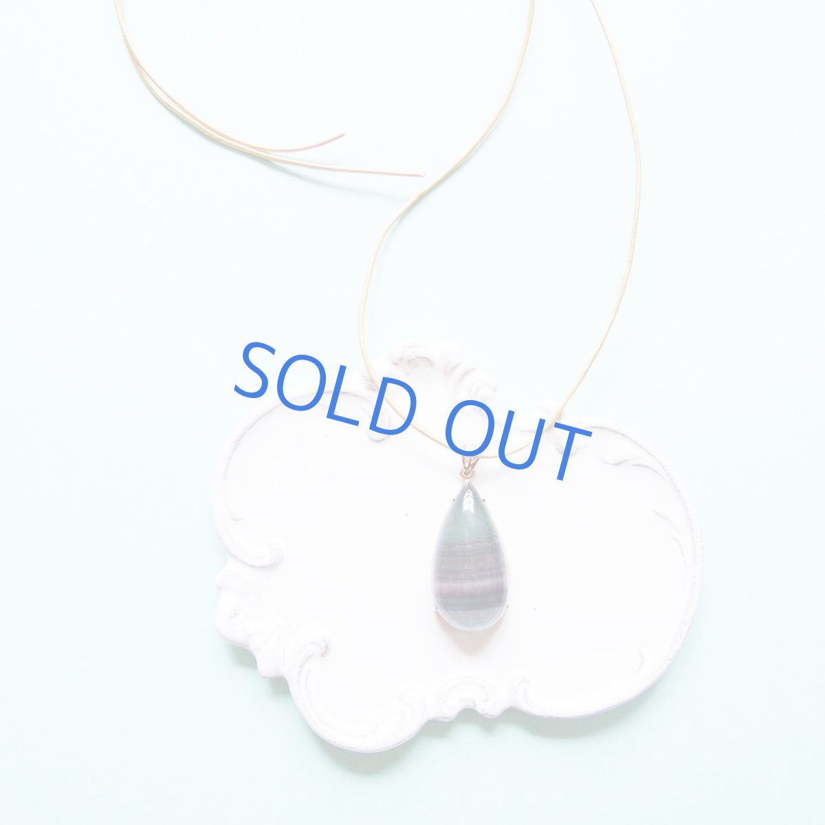 画像6: 【1点もの・フレームF】超大粒　マルチフローライト　ペンダント　革コード約90センチネックレス (6)