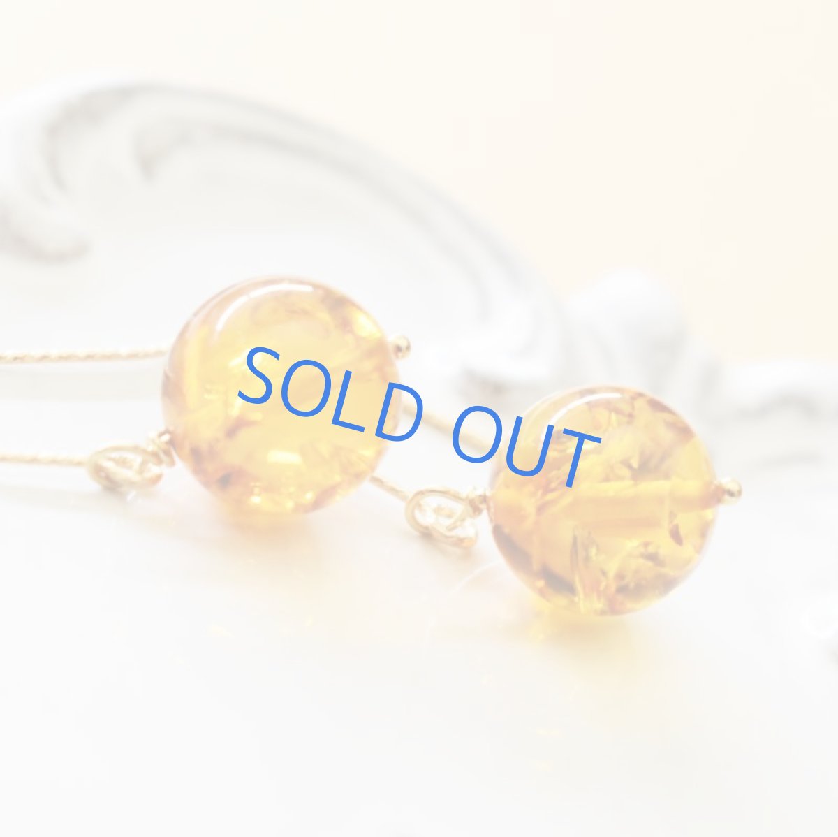 画像3: 【新型再入荷！・イヤリング変更可】大粒　バルティックアンバー(琥珀）ラウンド　一粒　サージカルステンレスピアス  (3)