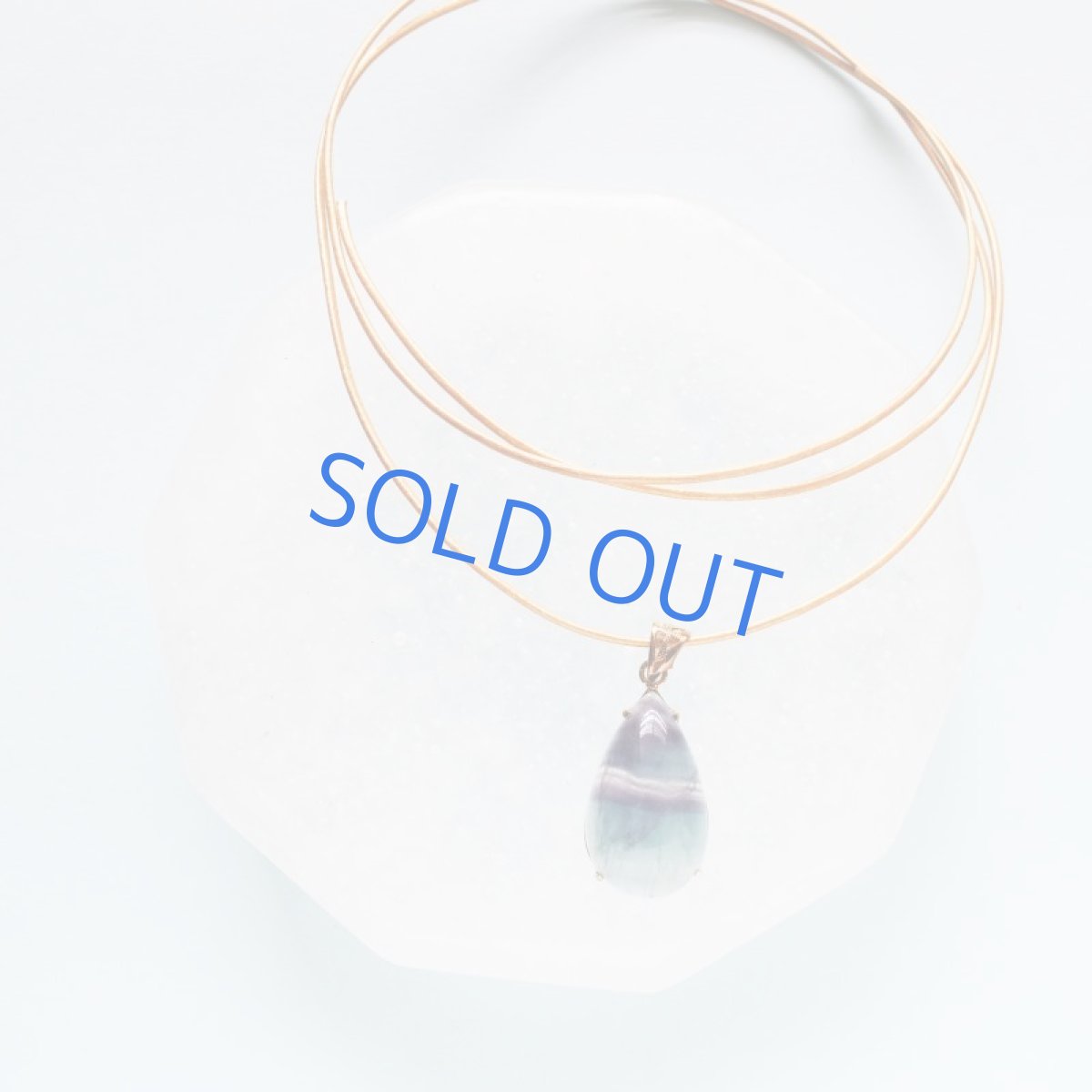 画像4: 【1点もの・フレームA】超大粒　マルチフローライト　ペンダント　革コード約90センチネックレス (4)