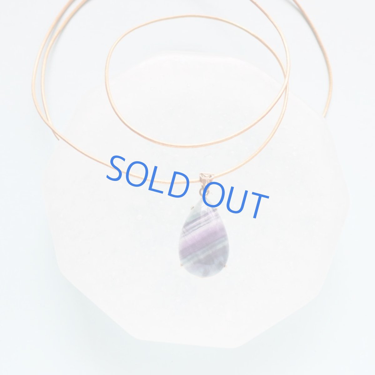 画像4: 【1点もの・フレームC】超大粒　マルチフローライト　ペンダント　革コード約90センチネックレス (4)