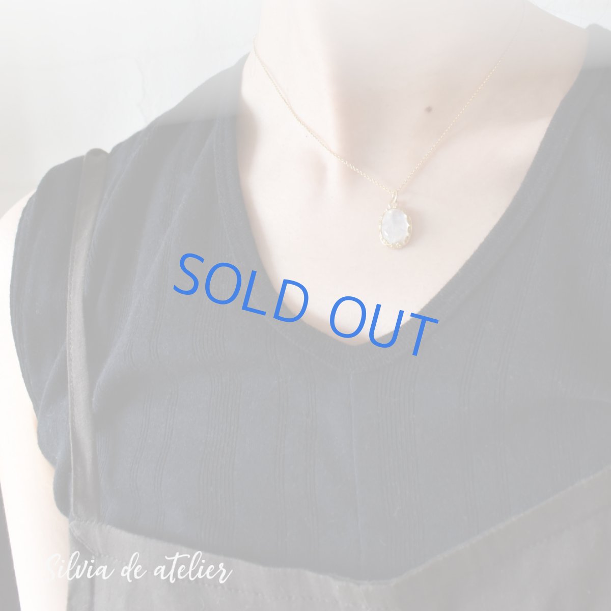 画像7: 【残り1】ホワイトラブラドライト　カボション　フラワーフレーム　約40cm　14kgfネックレス (7)