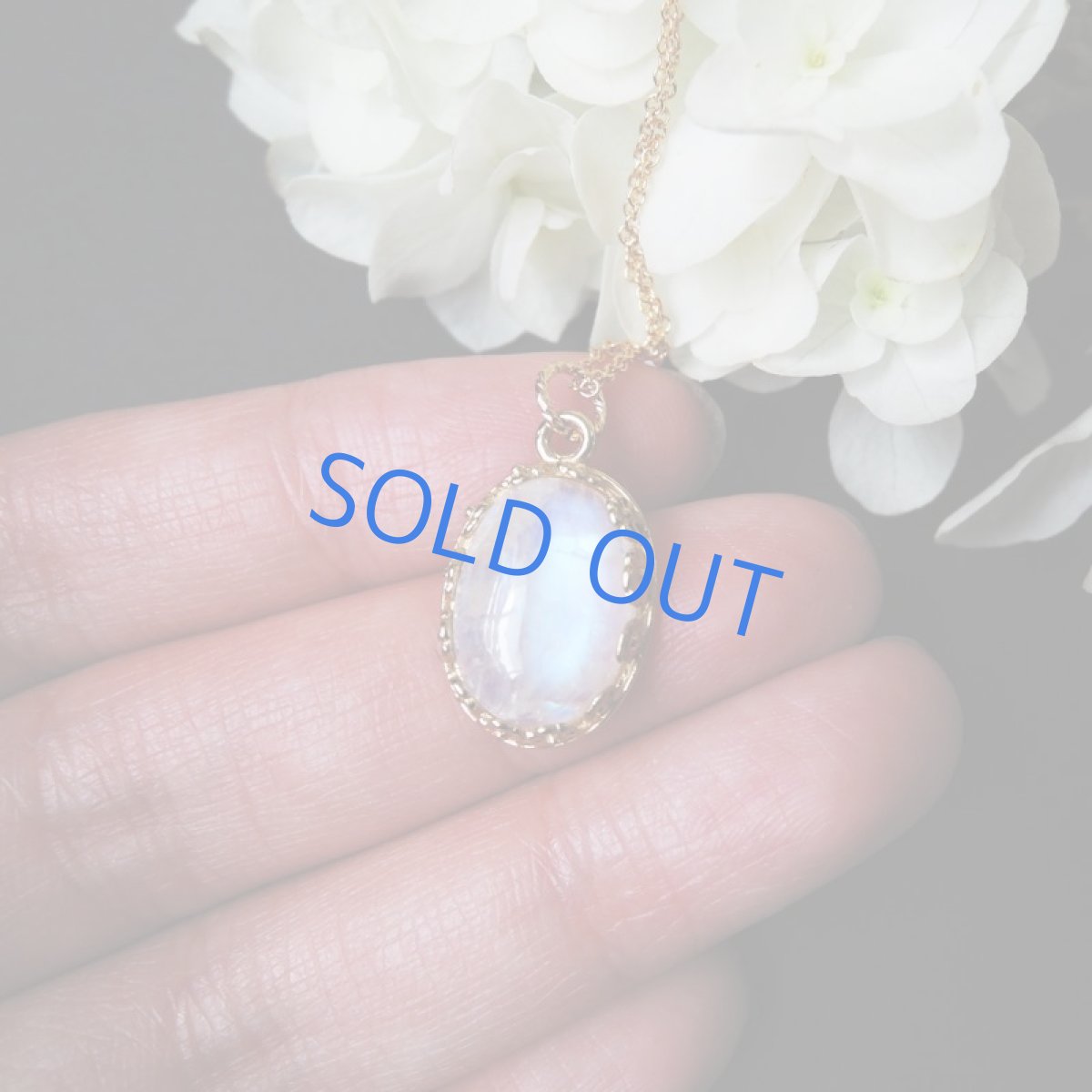 画像4: 【残り1】ホワイトラブラドライト　カボション　フラワーフレーム　約40cm　14kgfネックレス (4)