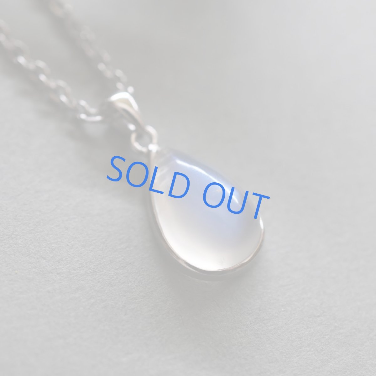 画像3: 【1点もの・ティアD・シルバー】AAA ロイヤルブルームーンストーン(ペリステライト) 約50cmサージカルネックレス (3)