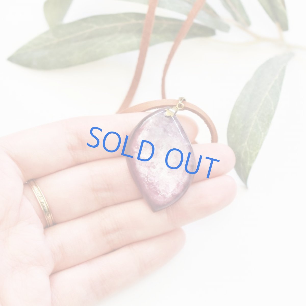 画像2: 【1点もの】特大サイズ 希少 レピドライト ペンダント 鹿革コードブラウンロングネックレス 約80cm (2)