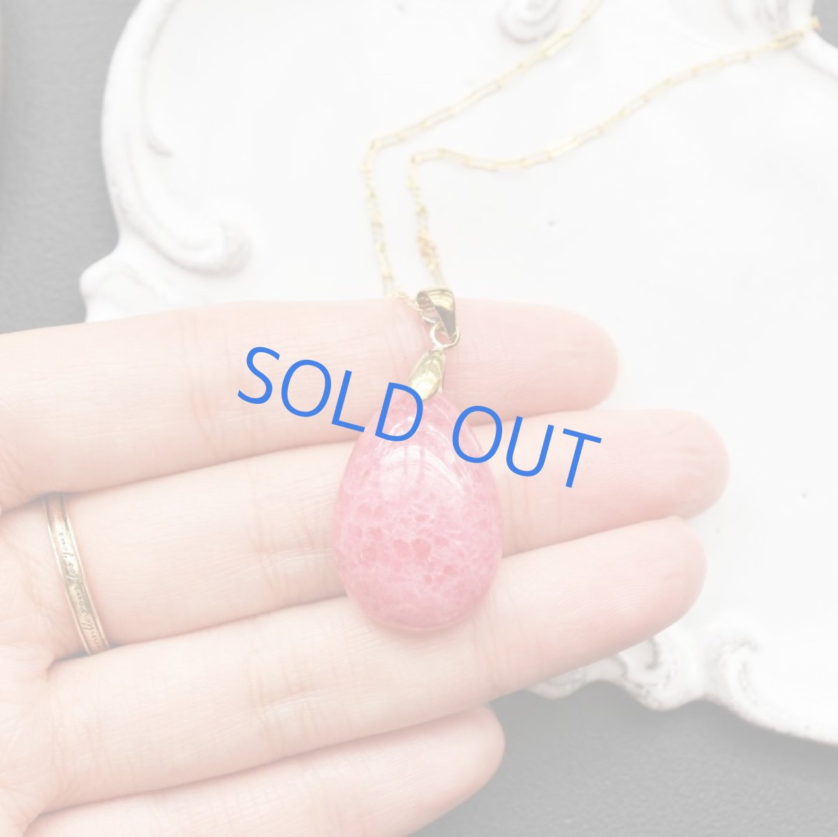 画像3: 【1点もの・B】大粒 ブラジル産ロードナイト(薔薇石) フリーフォーム 14KGFデザイン50cmネックレス (3)