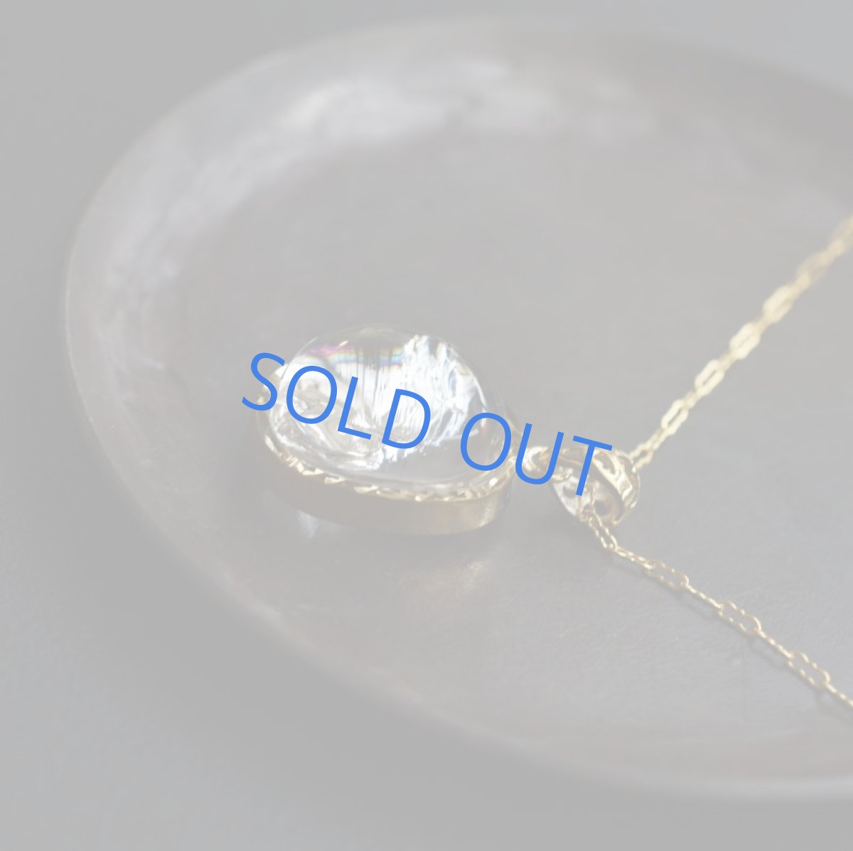 画像3: 【1点もの・オーバルB】幸運を呼ぶ虹色 アイリスクォーツ カボション フレーム 14kgf約50cmチェーンネックレス (3)