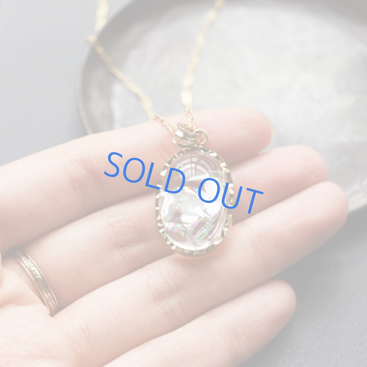 画像3: 【1点もの・オーバルC】幸運を呼ぶ虹色　アイリスクォーツ　カボション　フレーム　14kgf約50cmチェーンネックレス (3)