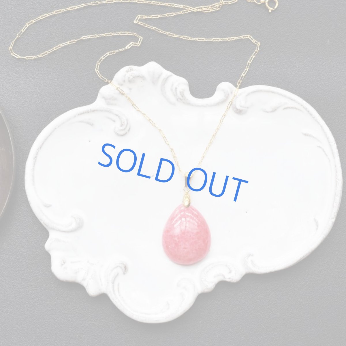 画像4: 【1点もの・A】大粒 ブラジル産ロードナイト(薔薇石) フリーフォーム 14KGFデザイン50cmネックレス (4)