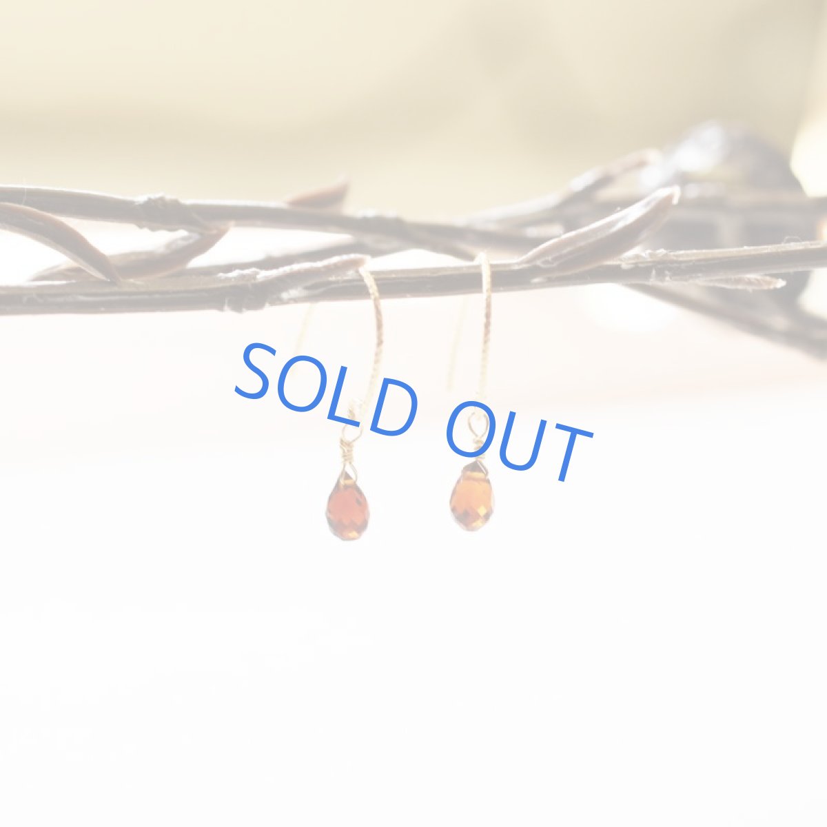 画像4: 【限定数・イヤリング変更可】希少石！マデイラシトリン　ミニドロップ　14KGFグリッターフープフックピアス (4)