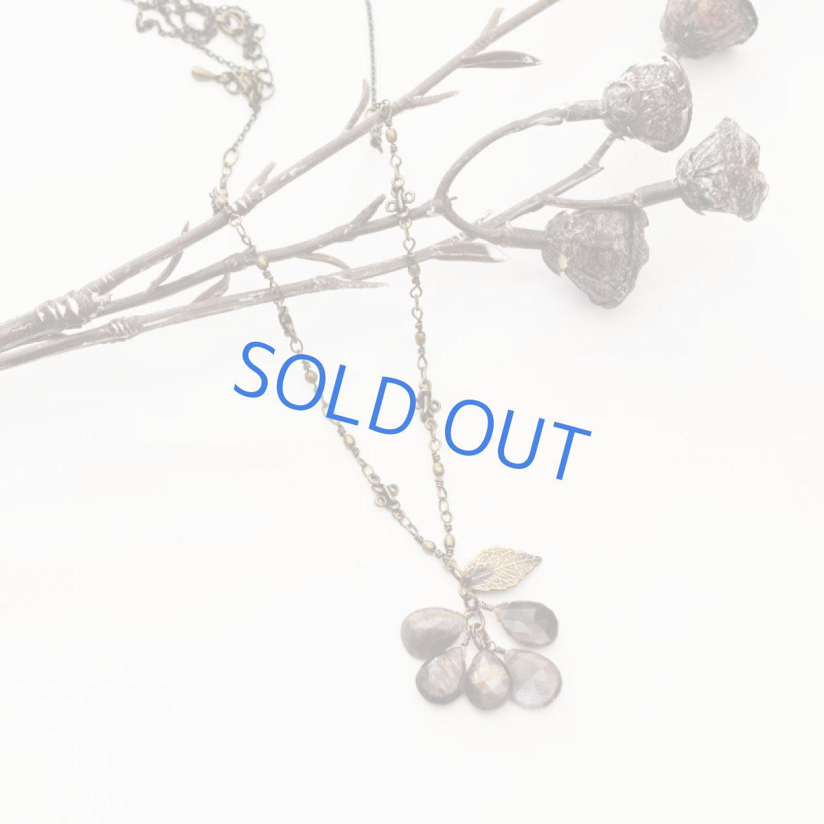 画像5: 【1点もの】ゴールデンシャインブラックムーンストーン  フリンジ アンティークゴールドネックレス約77cm (5)