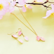 画像6: 半額SALE【限定数のみ】花筏　桜の花びら　クイーンコンクシェル　14kgfピアス (6)