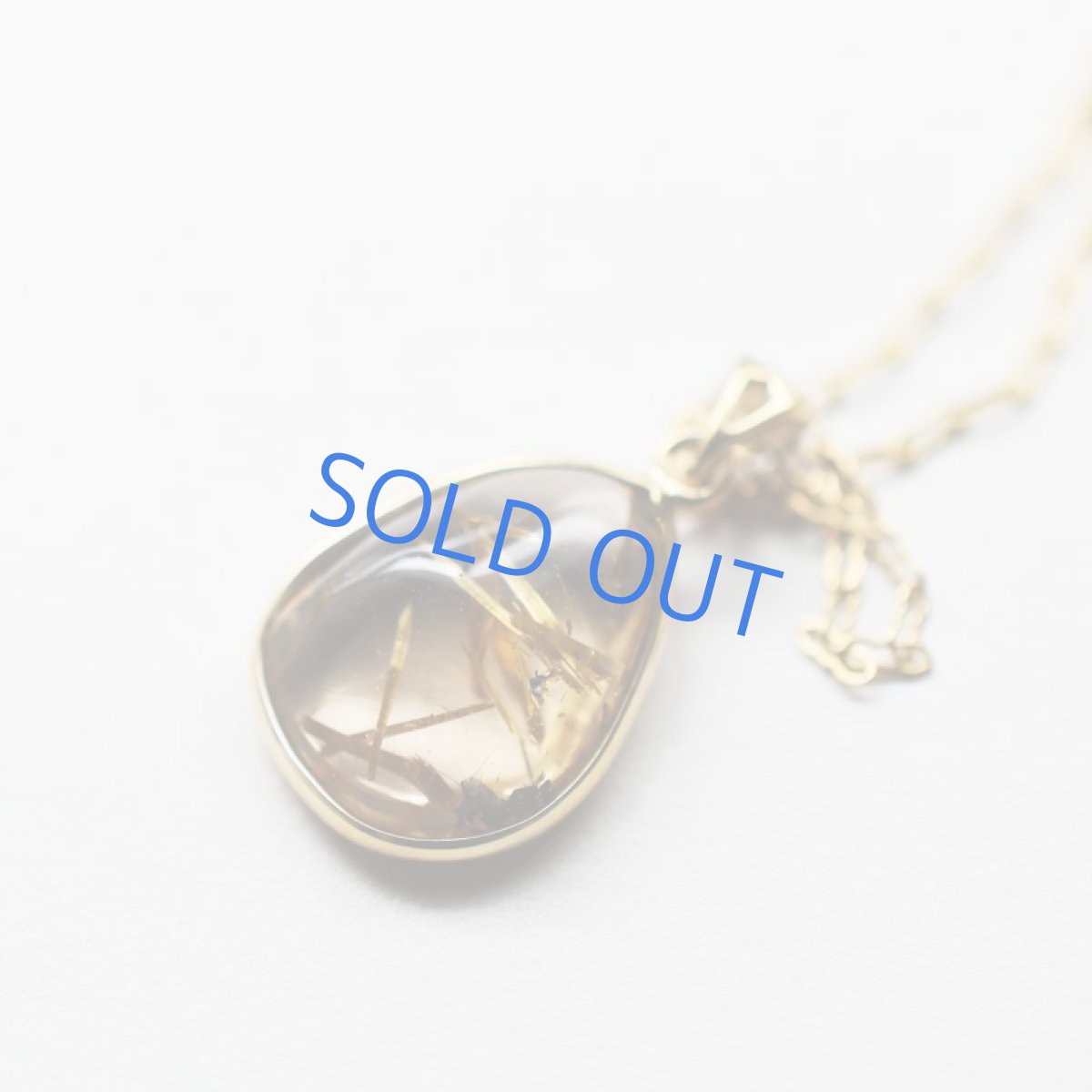 画像2: 【1点もの・D】タイチン ゴールドルチル フレームペンダント 14kgfネックレス50cm  (2)