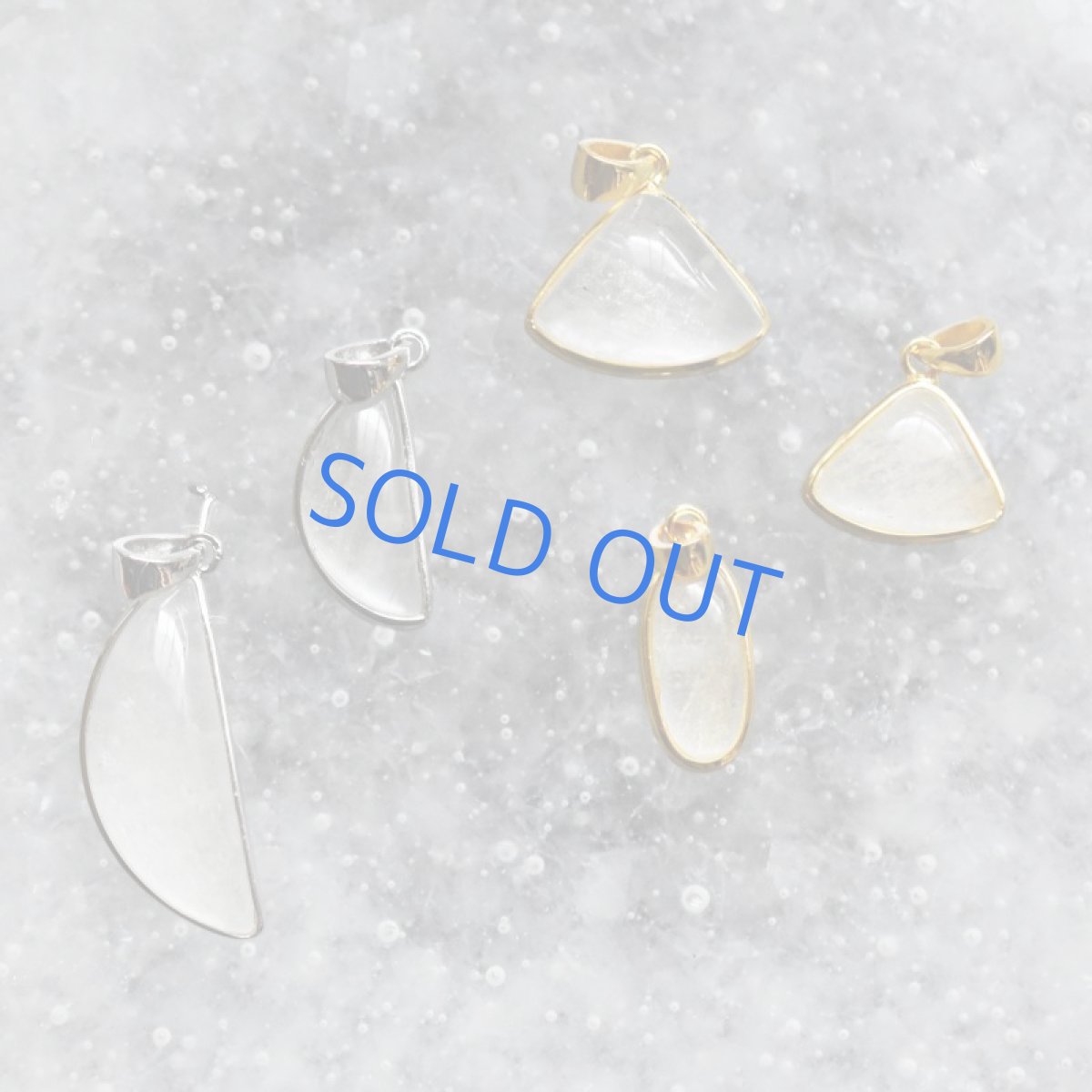 画像7:  【1点もの・三日月E】希少! リビアンデザートグラス ペンダントネックレス サージカルシルバーネックレス50cm (7)