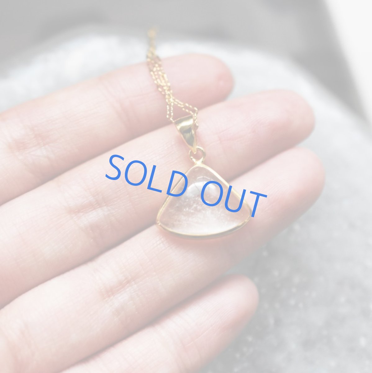 画像6:  【1点もの・サンカクC】希少! リビアンデザートグラス ペンダントネックレス 14KGFネックレス50cm (6)