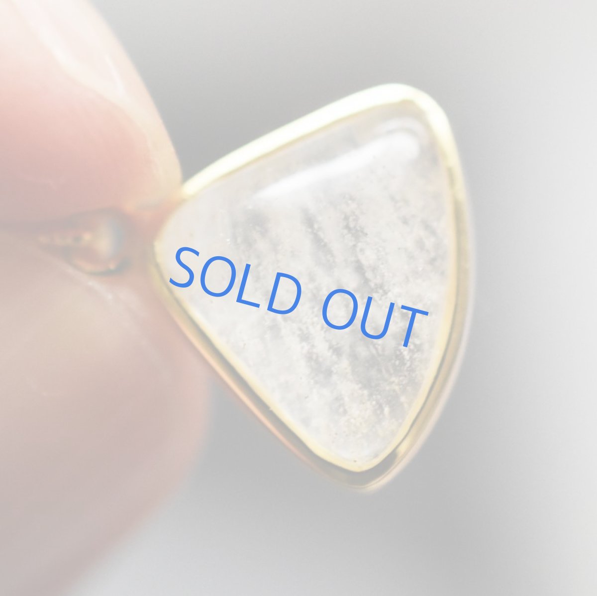 画像3:  【1点もの・sサンカクA】希少! リビアンデザートグラス ペンダントネックレス 14KGFネックレス50cm (3)