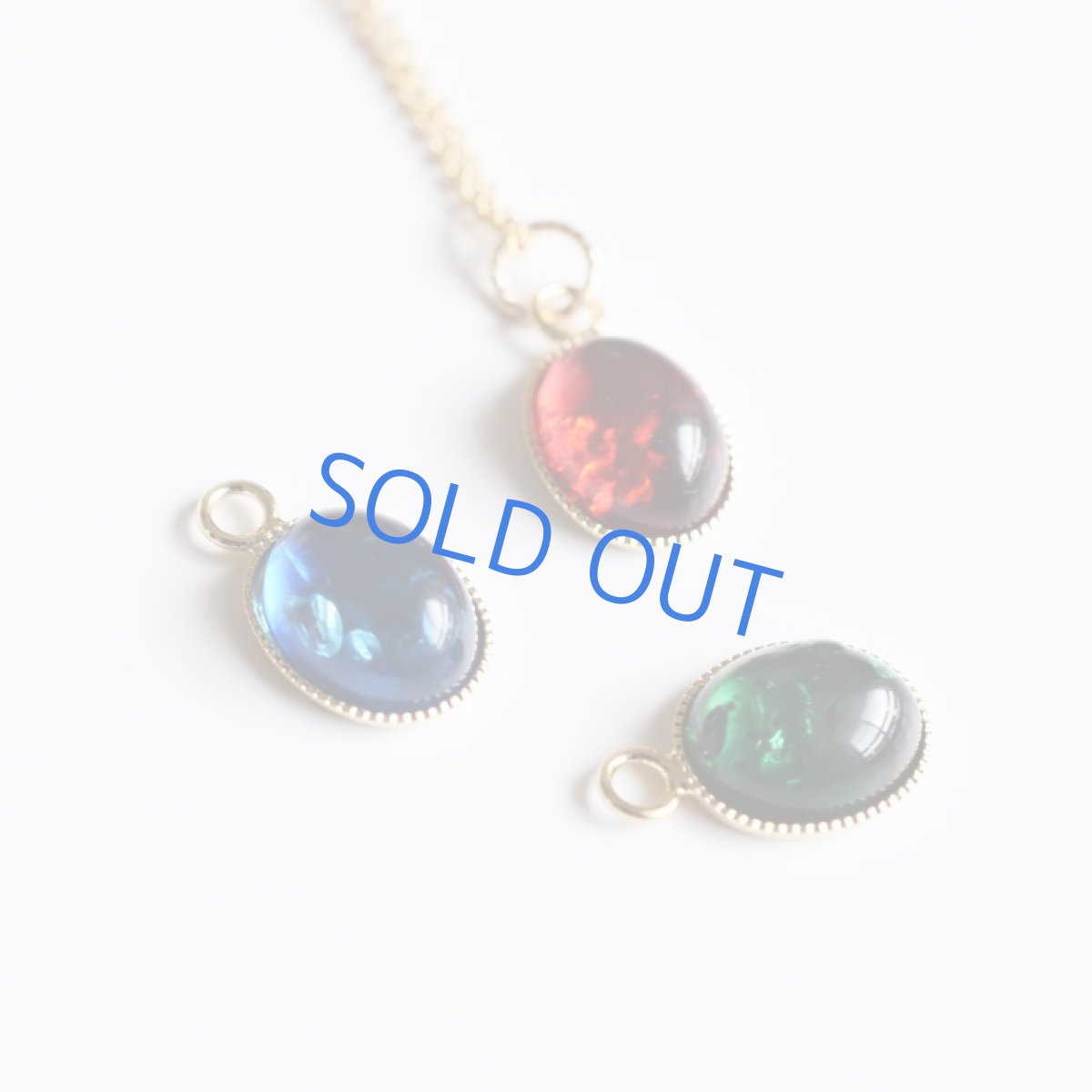 画像10:  【在庫僅少・オーシャンブルー】クラック入り　リトアニア　ブルーアンバー　カボション　サージカルステンレス40cmネックレス (10)