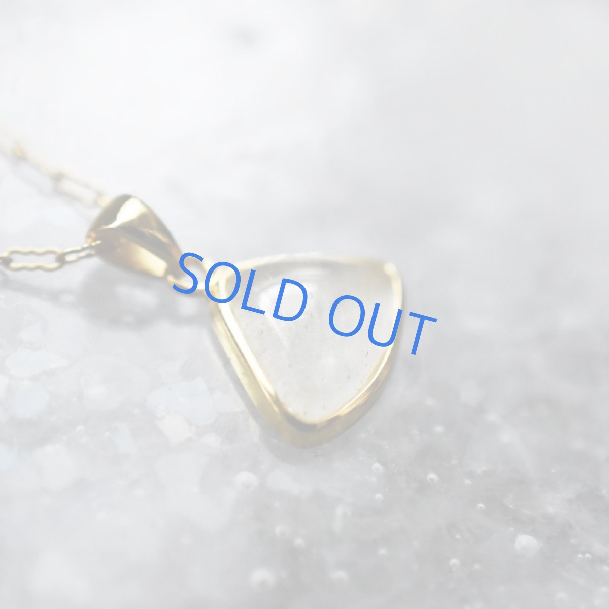 画像5:  【1点もの・sサンカクA】希少! リビアンデザートグラス ペンダントネックレス 14KGFネックレス50cm (5)