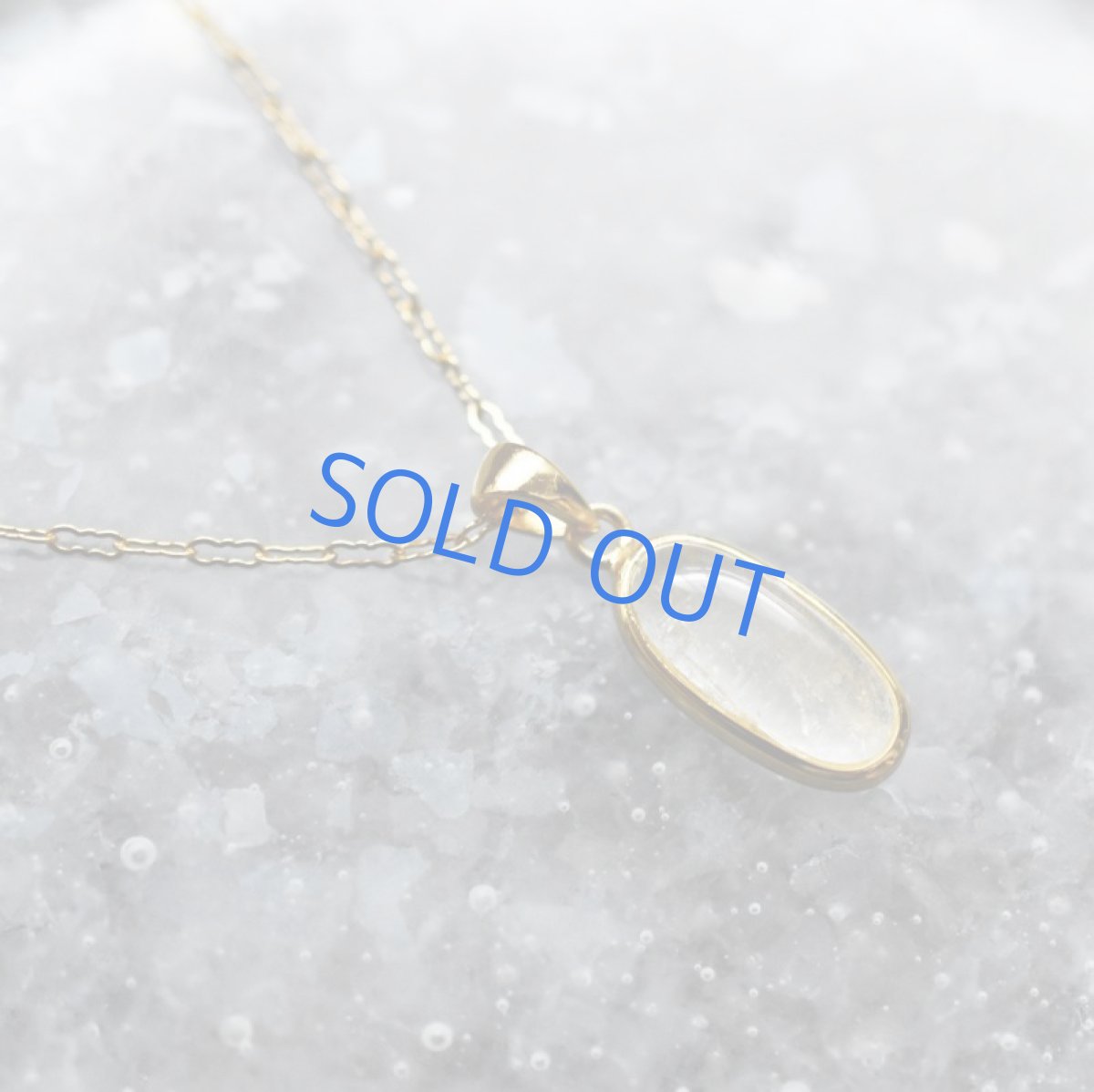 画像4:  【1点もの・オーバル細長B】希少! リビアンデザートグラス ペンダントネックレス 14KGFネックレス50cm (4)