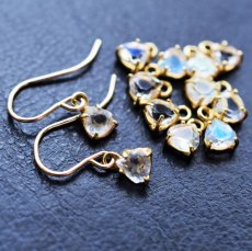 画像4: 【イヤリング可・限定数のみ】ブルーファイア！　宝石用ルース　レインボームーンストーン　サンカクマロンジェム　サージカルステンレスピアス (4)