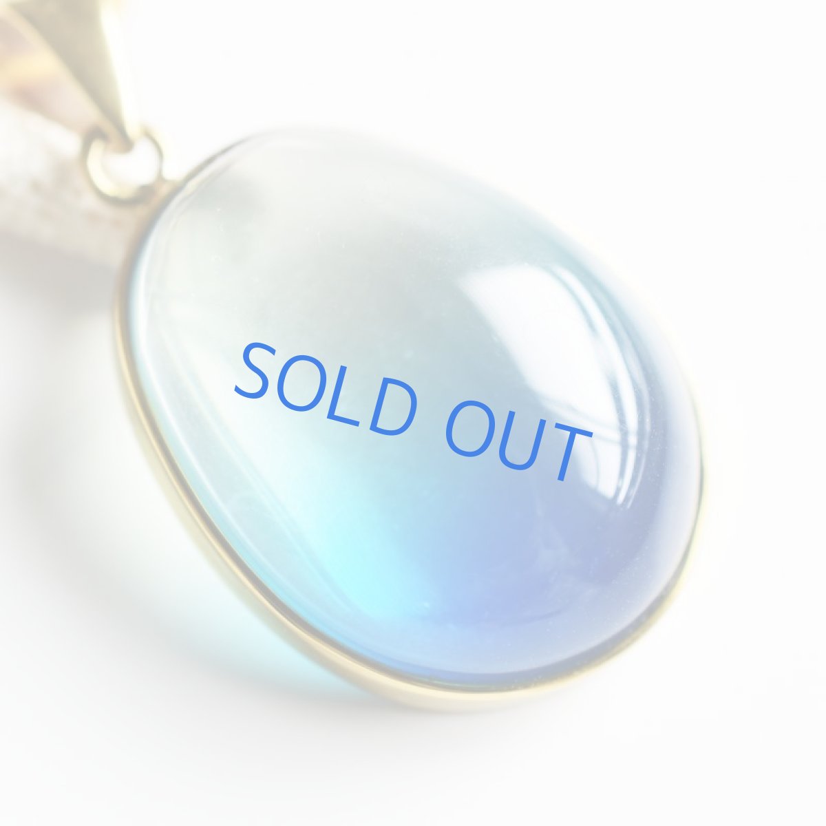 画像5: 【限定1・A】超希少石! 海を閉じ込めた グラデーション 超大粒ブルーアンバー ゴールドカラー牛革コード ロングネックレス 約85cm (5)