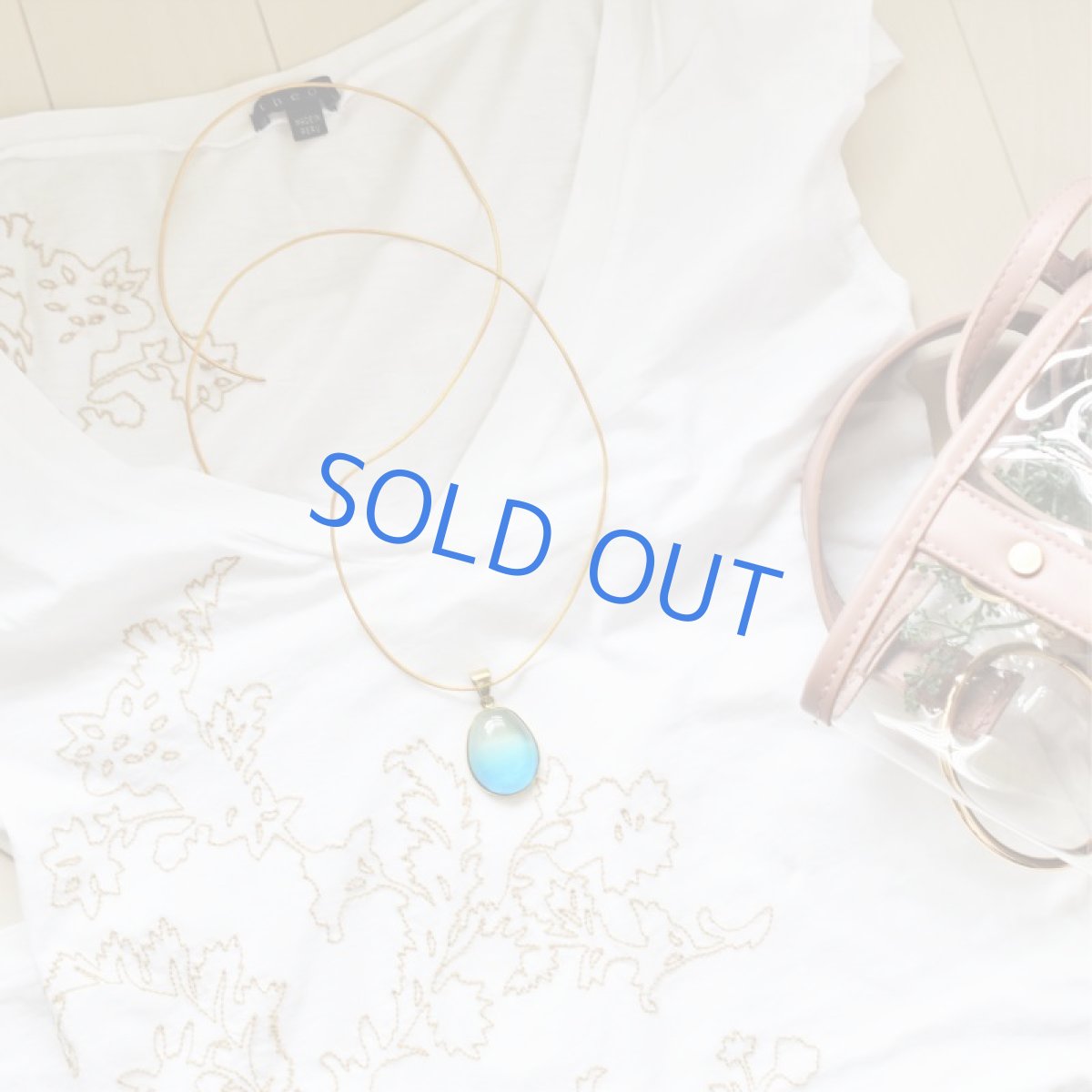 画像8: 【限定1・A】超希少石! 海を閉じ込めた グラデーション 超大粒ブルーアンバー ゴールドカラー牛革コード ロングネックレス 約85cm (8)