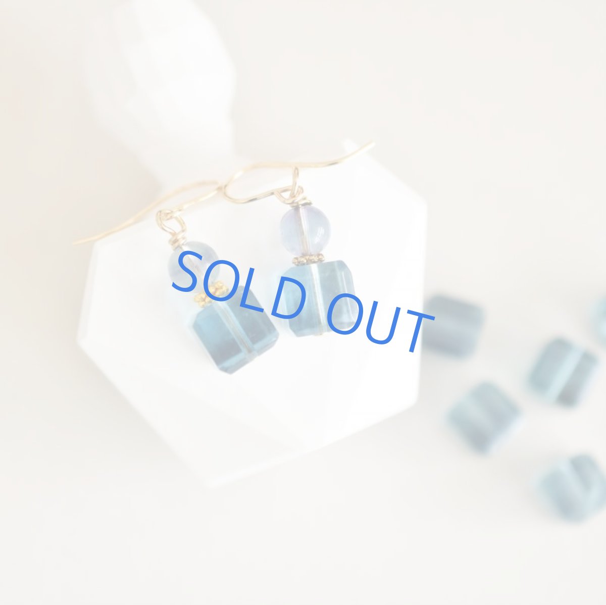 画像6: 半額SALE【限定数のみ】香水瓶 ブルーグリーンフローライト 14KGFピアス (6)