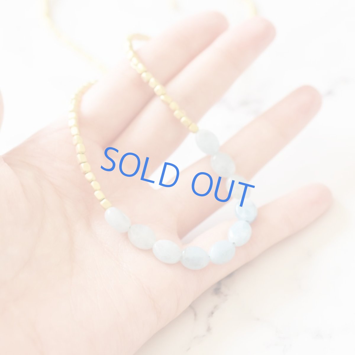 画像5: 半額SALE【限定1】アクアマリン マットゴールドビーズ ミディアムネックレス (5)