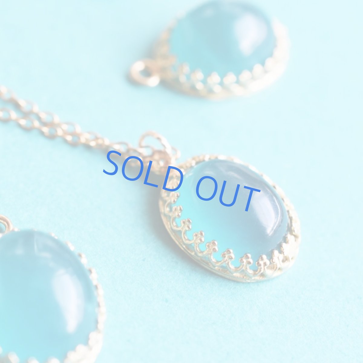 画像10: 【残り2】人気! ネオンブルーアマゾナイト オーバル サージカル50cmネックレス  (10)