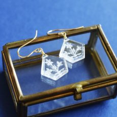 画像8: 【限定数のみ・エーデルワイスお花】切子細工彫刻　クリスタル(水晶)　スライスカット　14KGFピアス (8)